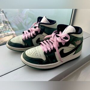 Air Jordan 1 Mid